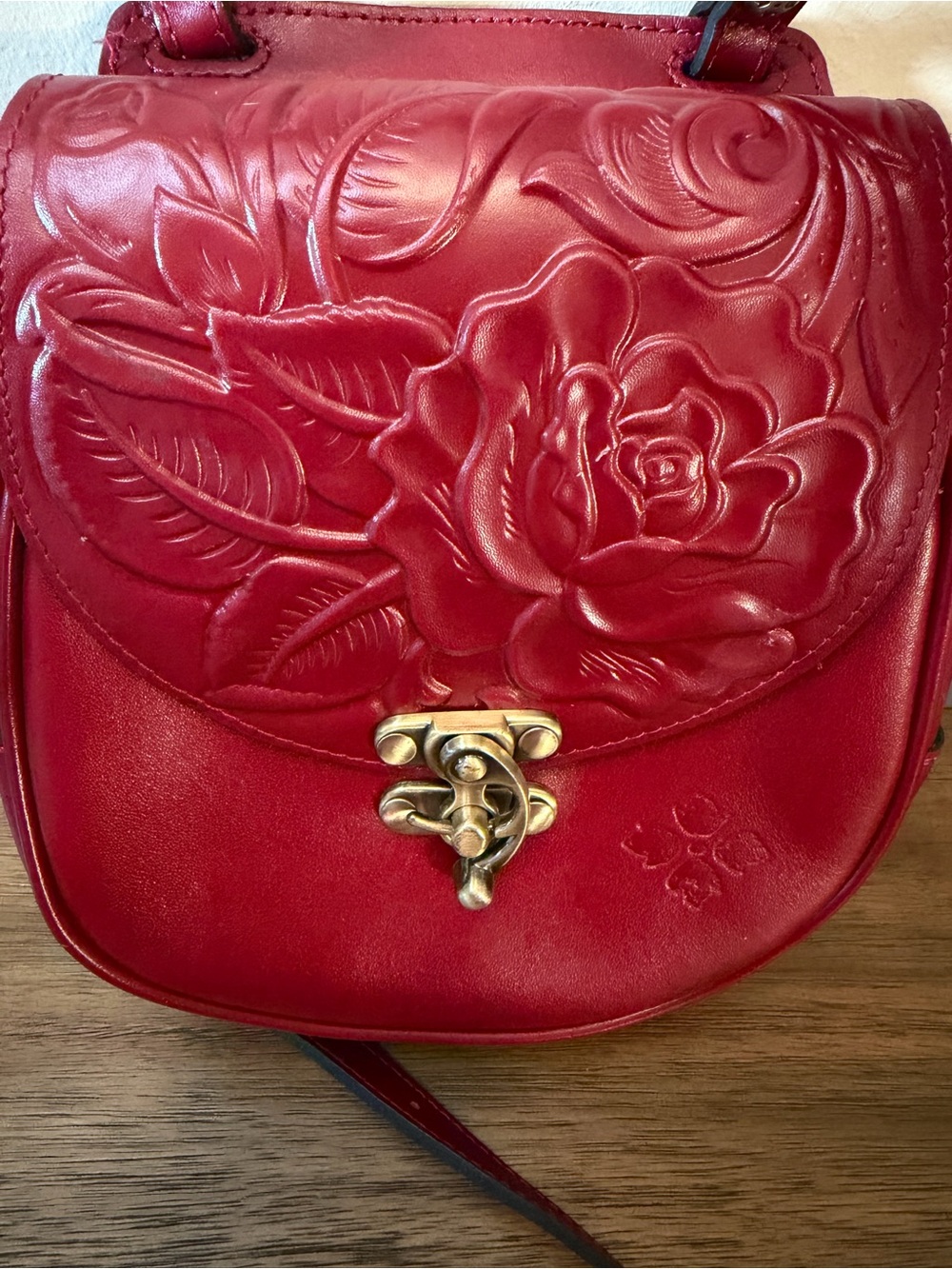 Patricia Nash Ruby Red Rose Embossed Leather Saddle Crossbody Bag Floral - Picture 2 of 16